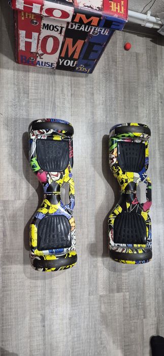 Hoverboard   2 bucăți  la preț  de 1, are  doar o telecomanda