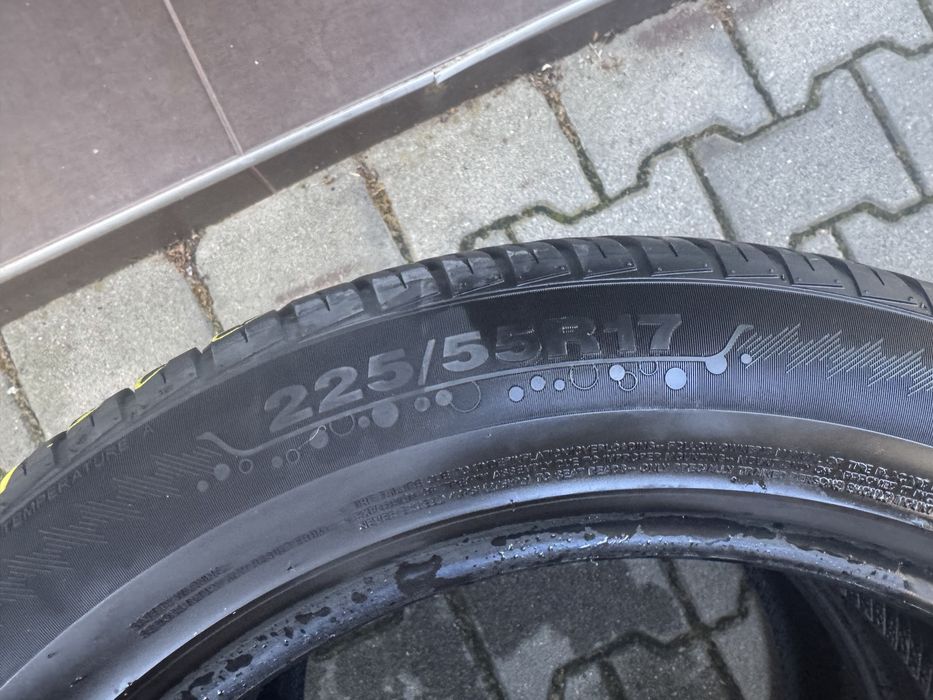 2бр всесезонни гуми Greentac 225/55/17 DOT2522 8мм грайфер