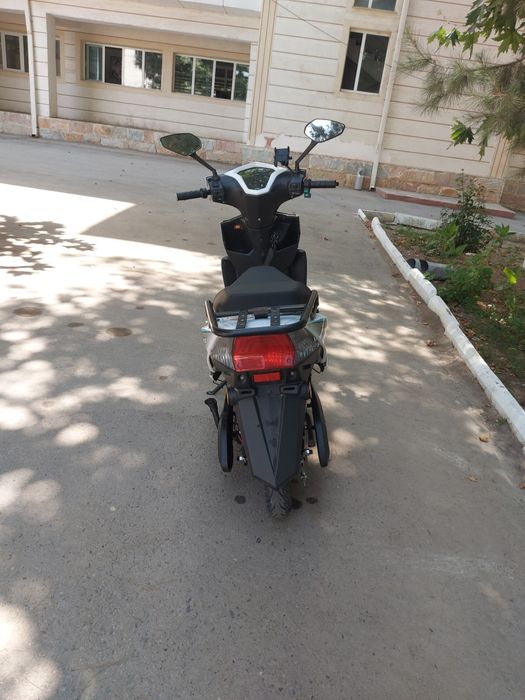 Скутер сотилади холати ало даражада пул зарил учун сотиляпти