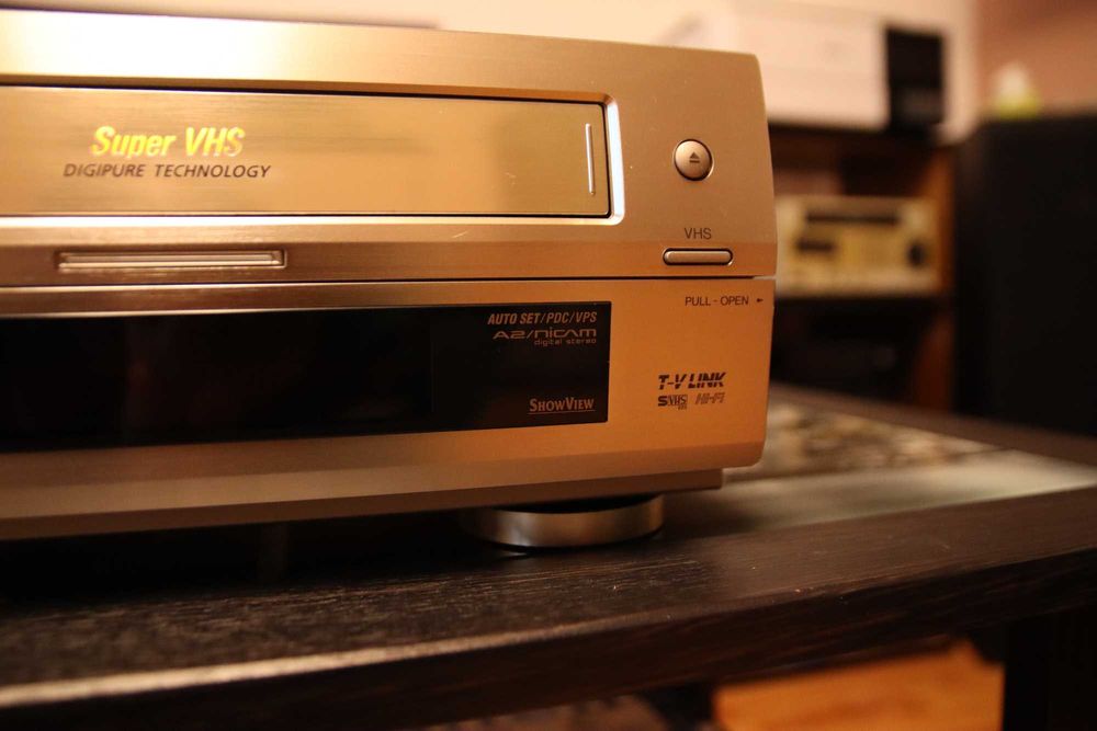 JVC HR-DVS1 видео рекордер SVHS и MiniDV