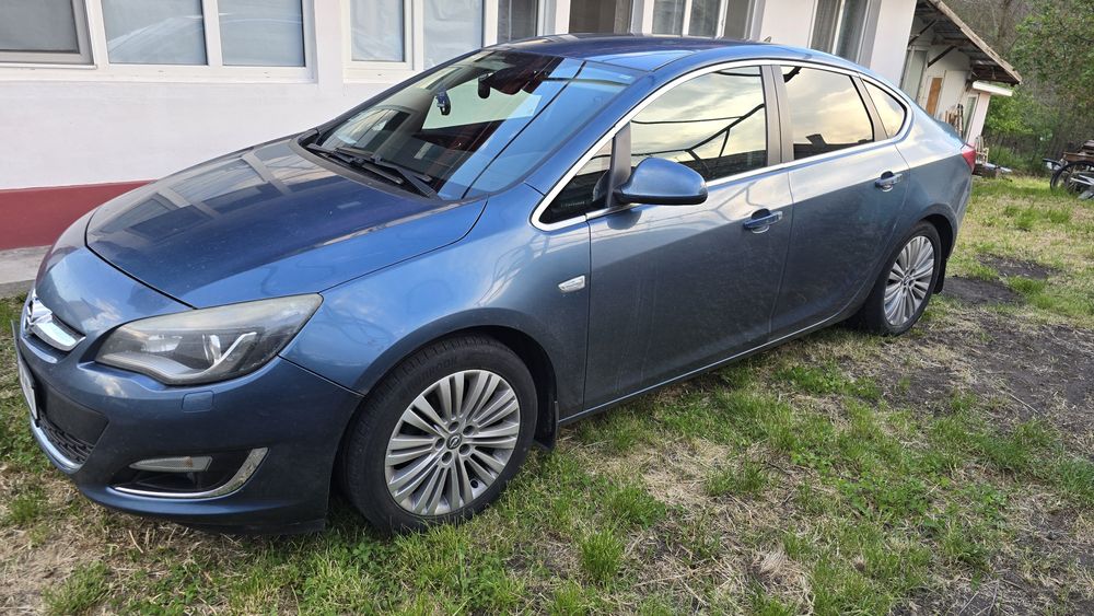 Opel Astra j - 1,6 L benzina + GPL