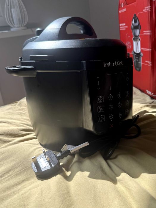 Instant Cooking Pot 5.7L