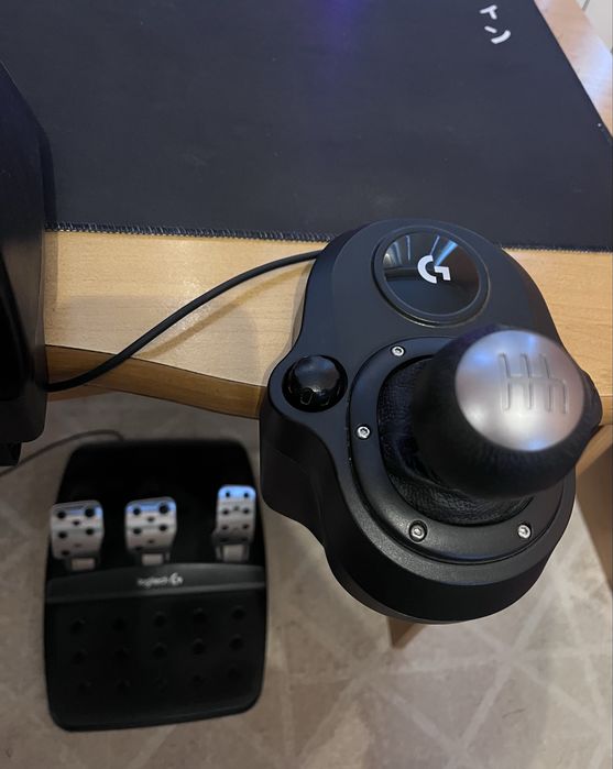 Logitech G29 волан със скоростен лост + 3 педала!