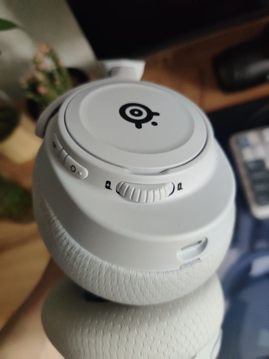 Продается Steelseries arctis nova 7p