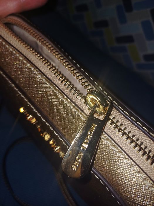 Michael Kors чанта в злато
