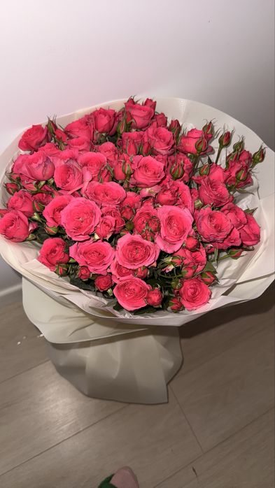 Букет кустовых роз