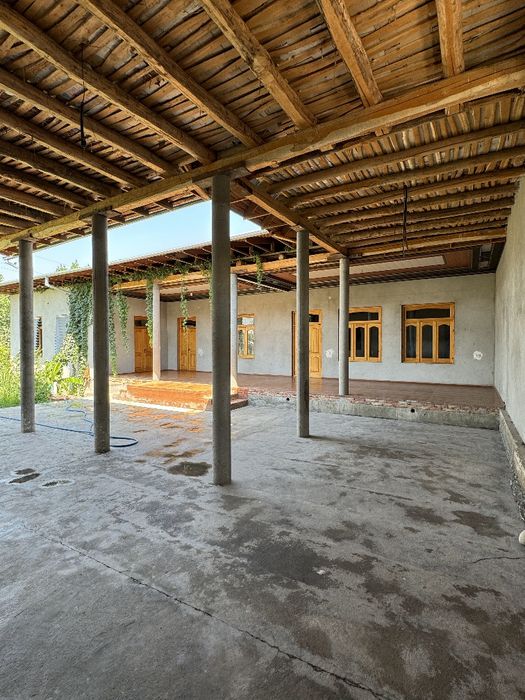 6sotixli uy sotiladi