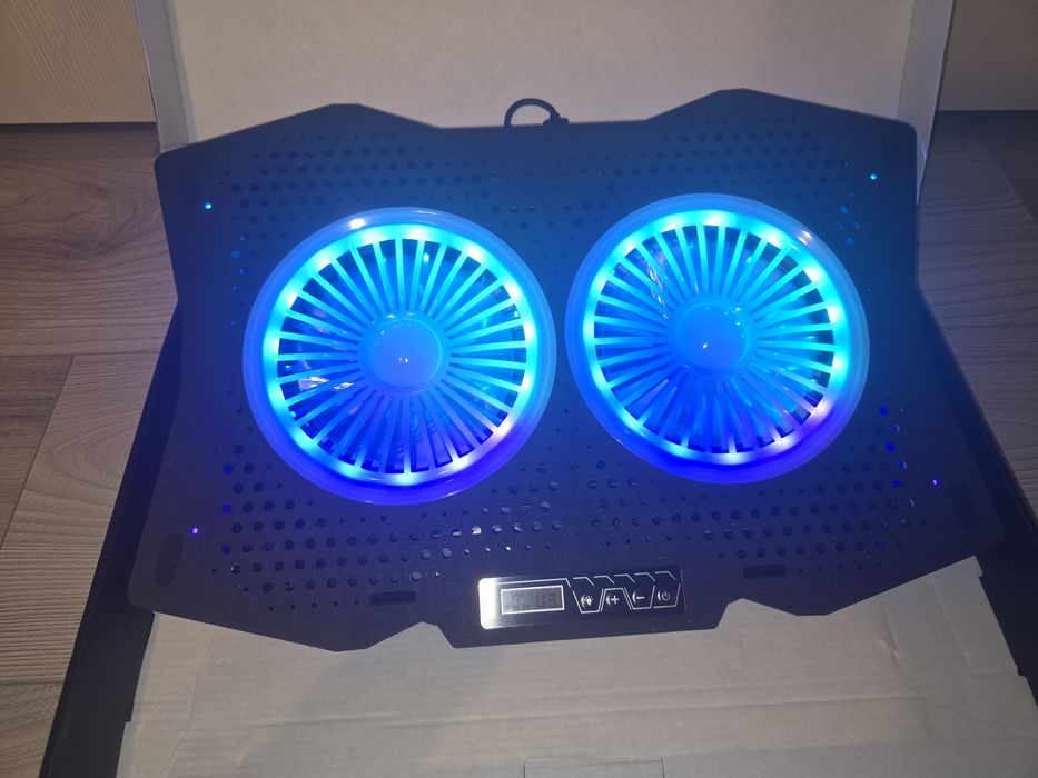 Vand Cooler Laptop Gaming lumini si control  pana la display  pana la 18Inch
