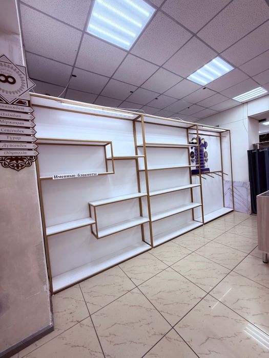 Продам витрины для одежды