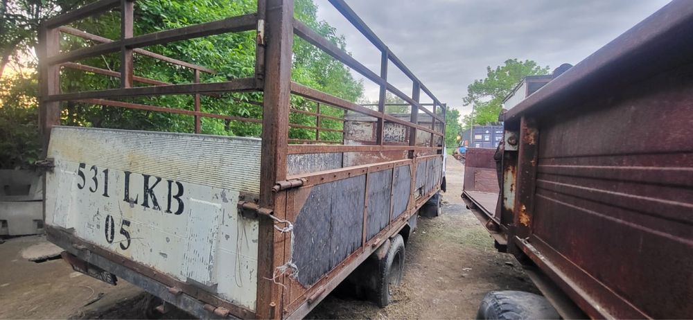 Продам грузовик скотовоз