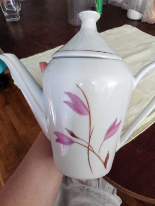 20% отстъпка на всичко до 20 ноември Порцеланова кана, чаши, чайник