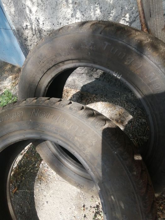 Продам шины 205/60R16R13