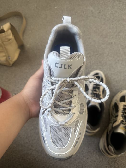 Кроссовки повседневные