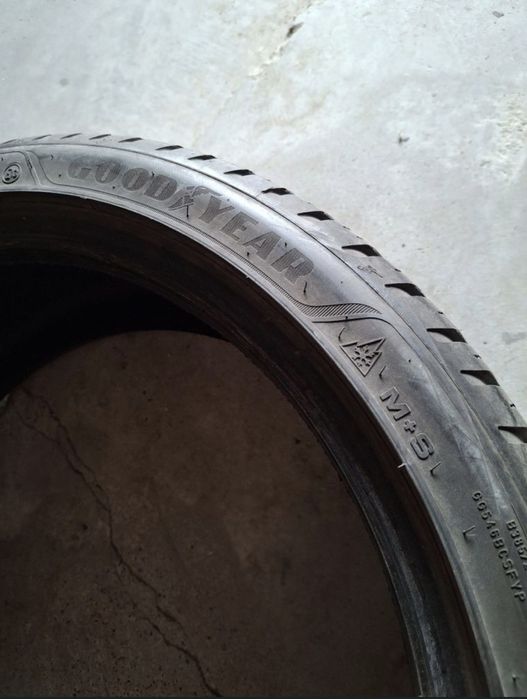 2 Anvelopele All season 215 40 r18 Goodyear