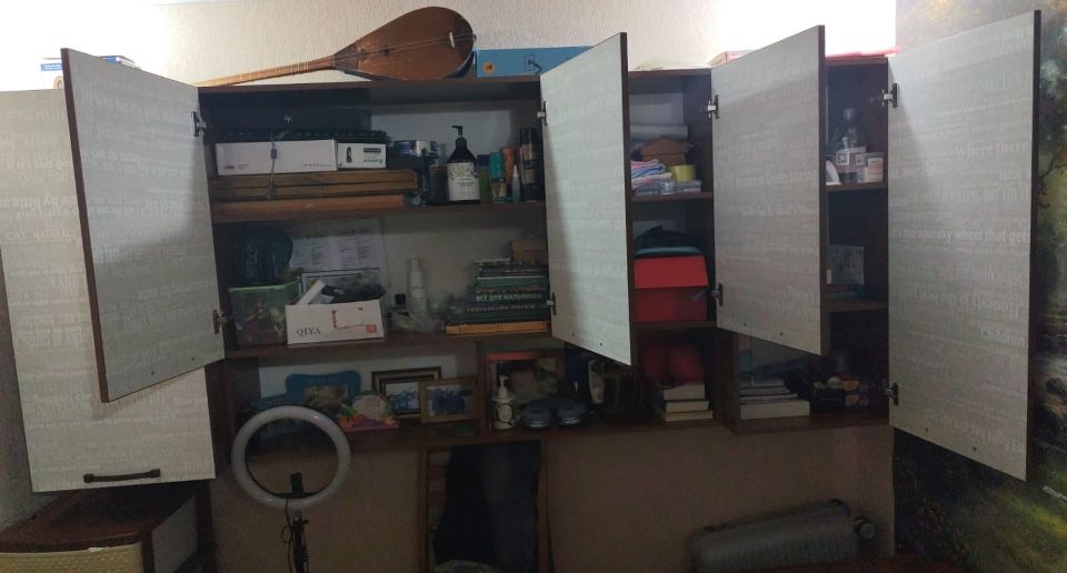 Продам навесные шкафы.