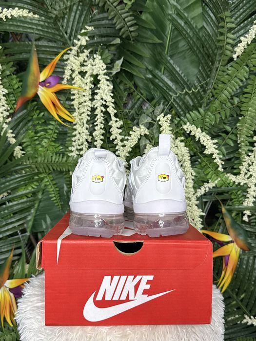 Nike Vapor Max Plus White