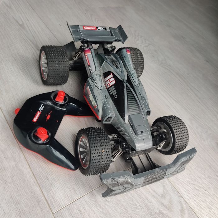 Mașina teleghidată Phantom 2 Carrera