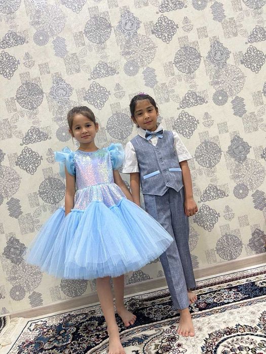 Qizlar va bolalar uchun bayram ko'ylak sotiladi