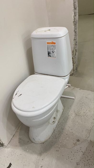 Унитаз б/у унитаз . . . . .