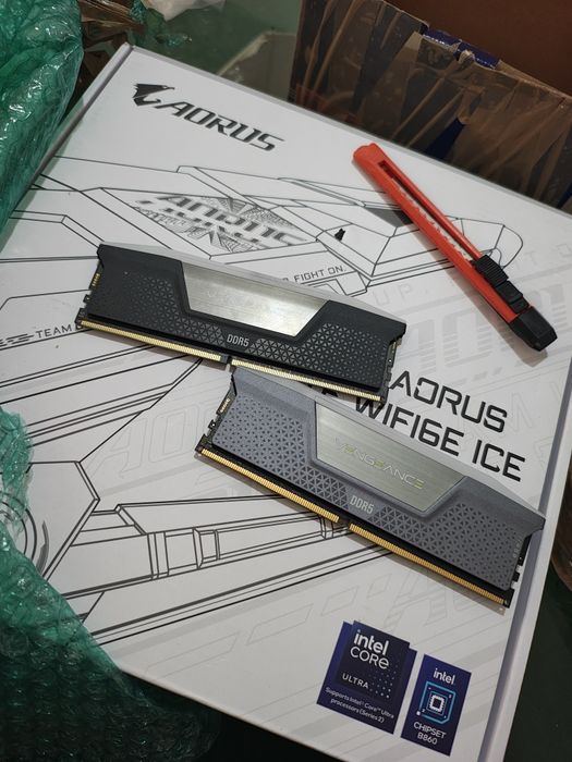 Kit i5 245kf cu 32gb ddr5 si b860m