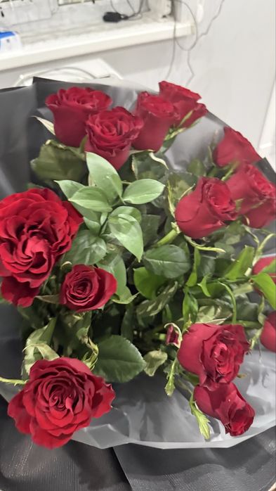 Роза гүл шоғы сатылады