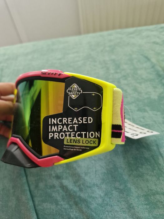 Vand 2 perechi de ochelari pentru enduro