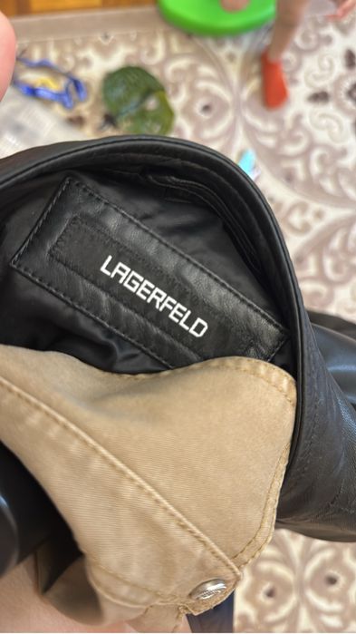 Кожанна куртка (кожанка)