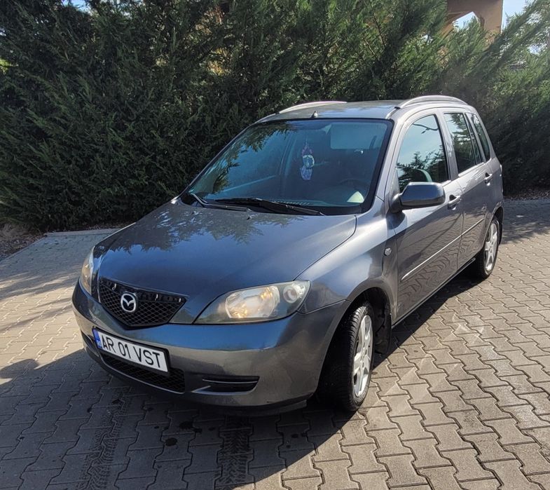 Mazda 2 , Benzină