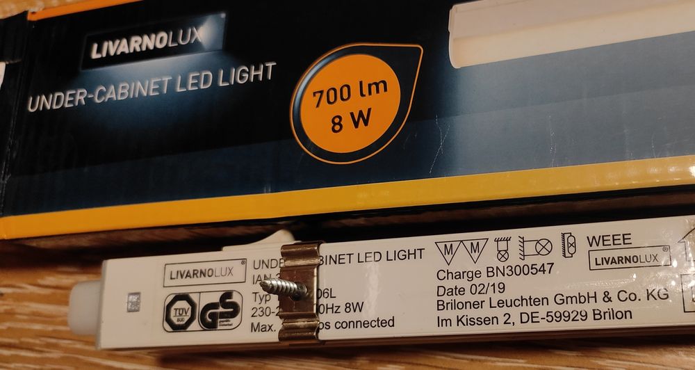 LED лампа и лампа за баня или кухня