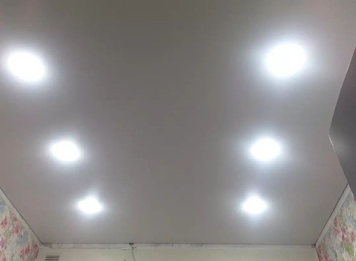 Натяжной потолок