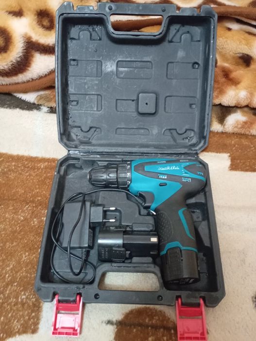 Продам шуруповёрт makita