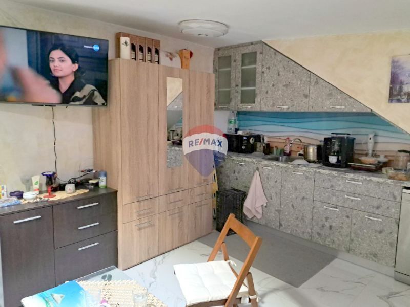 Дава се под наем Двустаен апартамент в Варна, Погреби - 43 кв.м за 357 € - Снимка #3