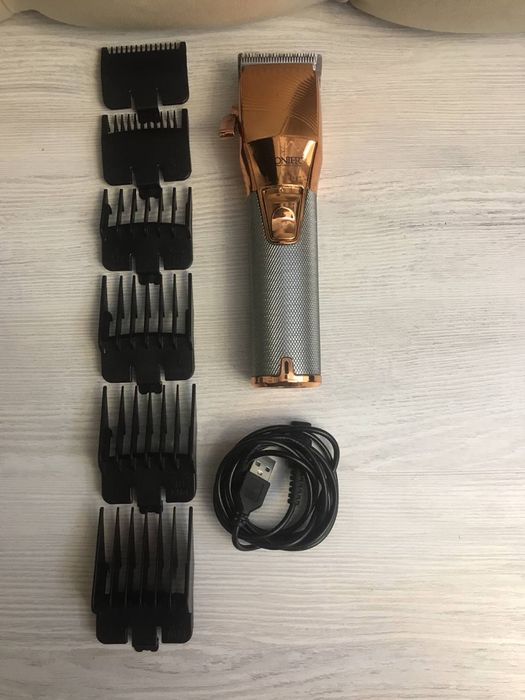 Cronier moshinka sotiladi srochna