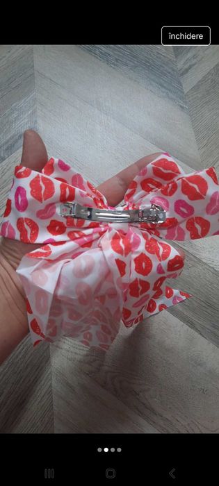Donez agrafa cu funda dama noua.