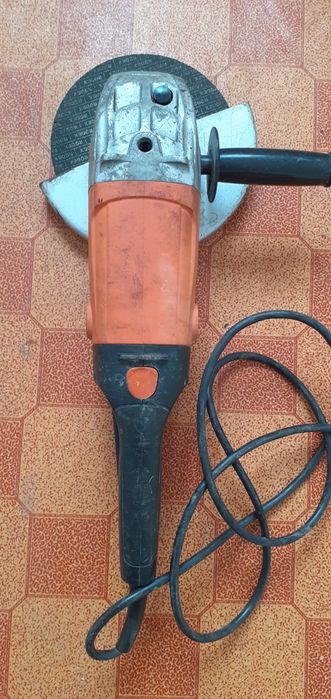 Продам болгарку требует ремонта