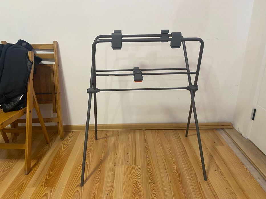 Вана със стойка и подложка за новородено