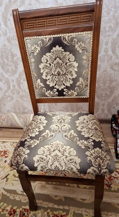 Продою большой  Обеденный стол на 12 человек
ПроРазмер: [впиши если з