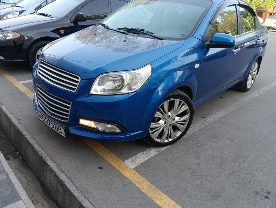 Продаю машину нексию 3 2017 экспорт.