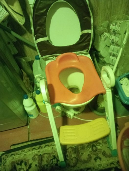 Детский стульчаг на унитаз