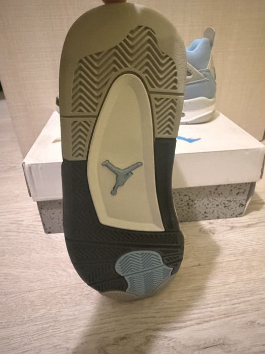 Jordan 4 university blue