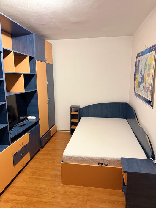Apartament cu 3 camere- Craiovita Nouă , zona George Enescu