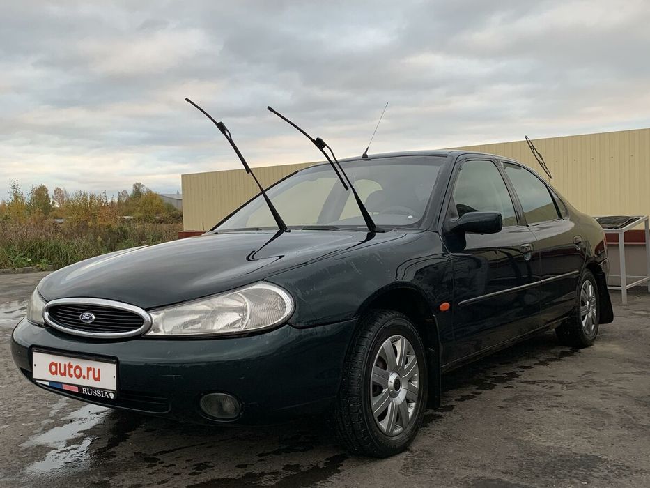 Форд Мондео 2 1997 года выпуска  сотилади