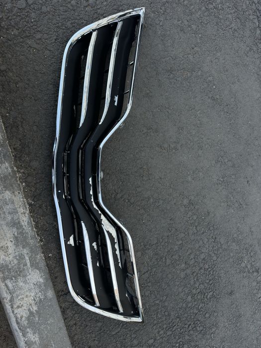 Продам решетку камри 45