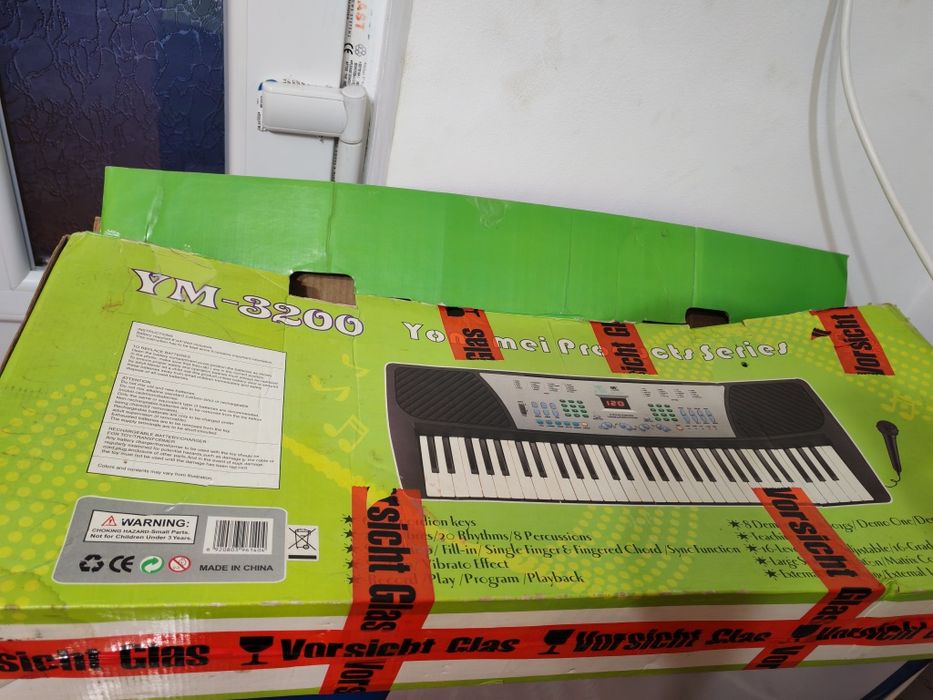 Vând o orgă electronică pentru copii!