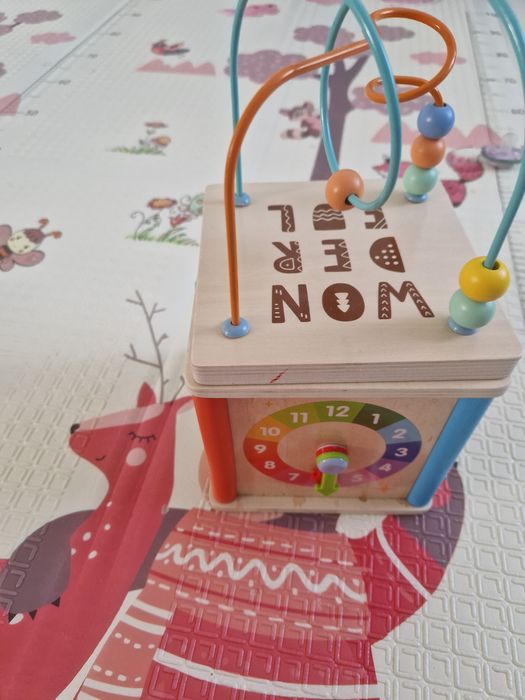 Дървен дидактически куб Moni Toys
