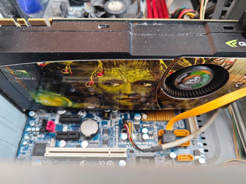 Продавам настолен компютър 6GB ram/GTX470/AMD Phenom X3 8750/500GB HDD