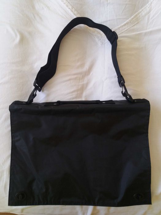 Чанта лека за документи и лаптоп с къса и дълга дръжка