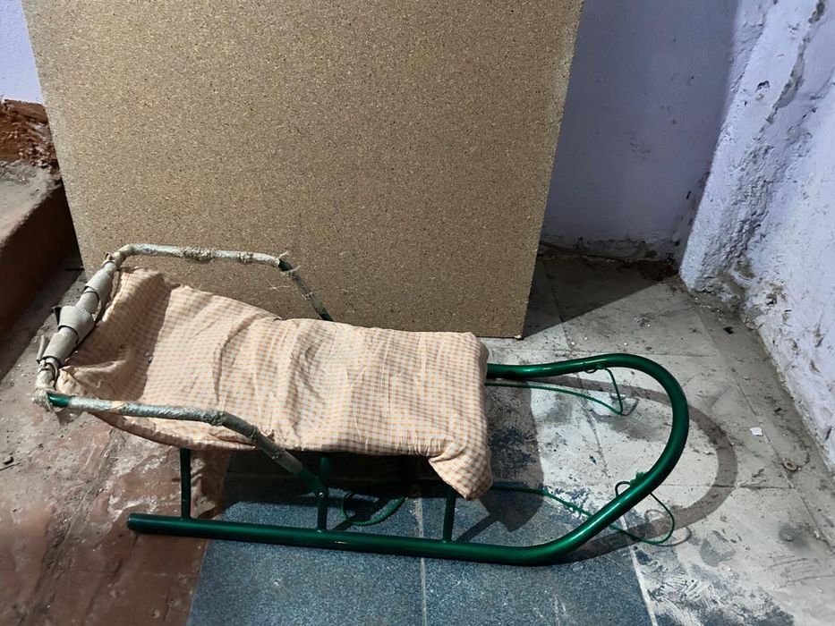 Продам классические санки.