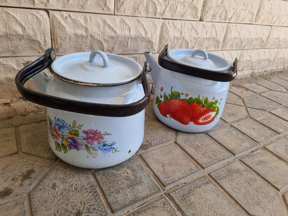Чайники разные эмаль чугунный