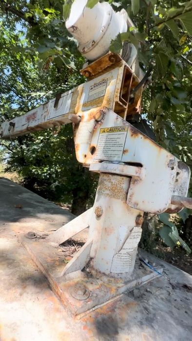 Продам кузов с ящиками и манипулятором на Ford